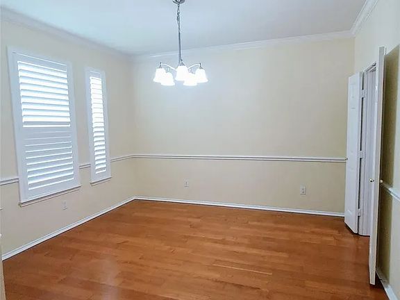 4th image of 3910 Citadel Dr