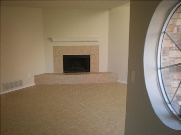 3rd image of 3622 Clubview Dr