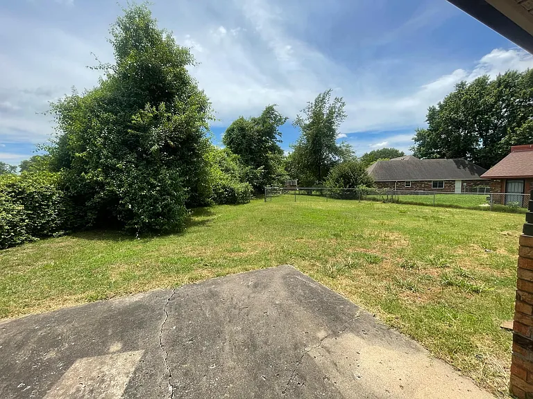 1252 S 27th Pl — Photo 28