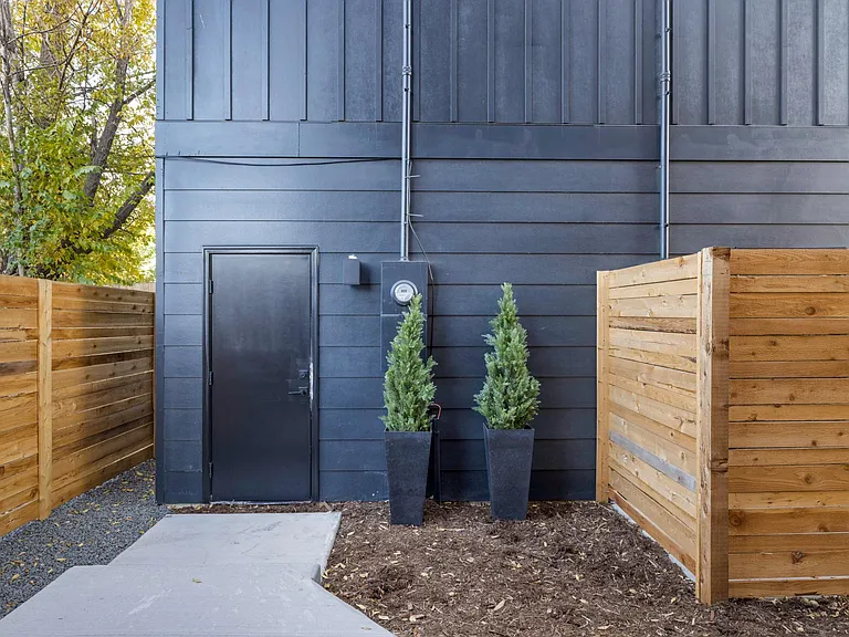 1476 Newton St — Photo 30