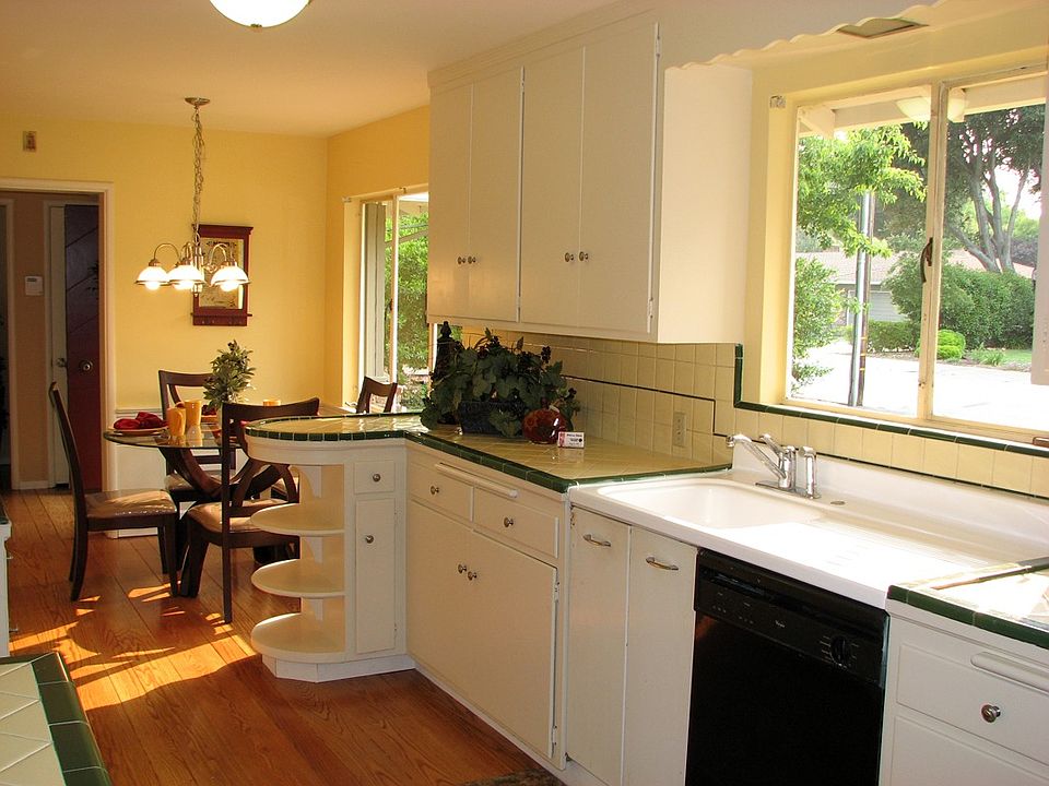 2nd image of 1775 Stanford Ave