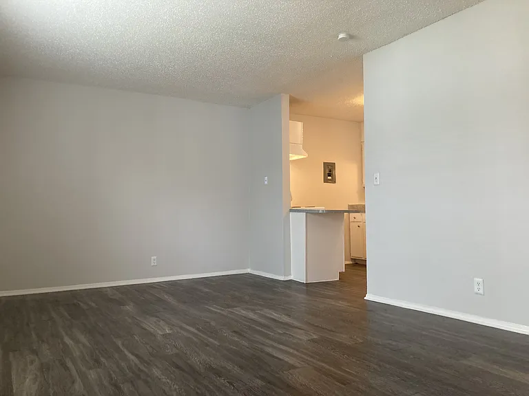Summerwind Apartments — Photo 18