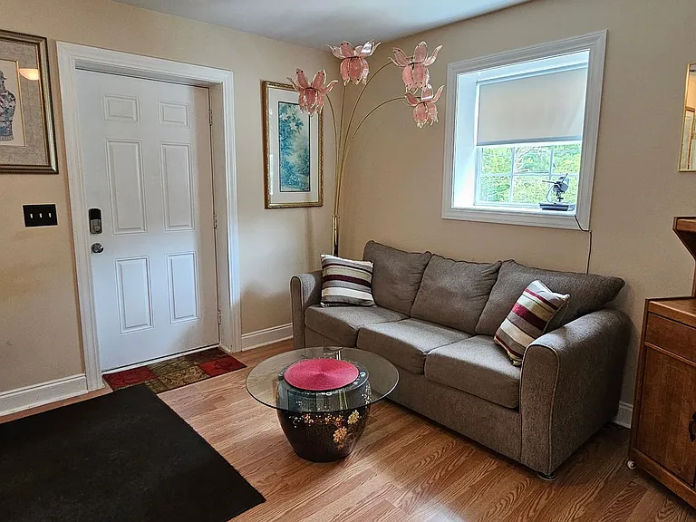 7348 Highmarket St — Photo 6