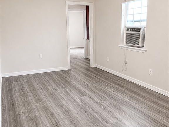 2nd image of 2601 S Grand Blvd
