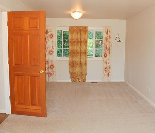 5th image of 16635 SE 26th Pl