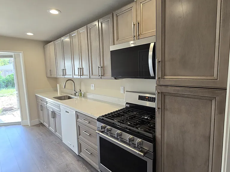 934 Juanita Dr — Photo 32