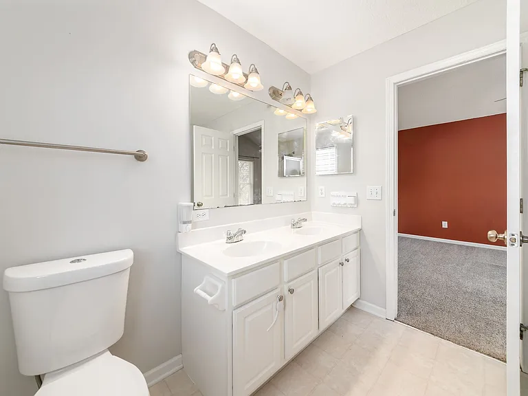8607 Clover Glade Dr — Photo 23