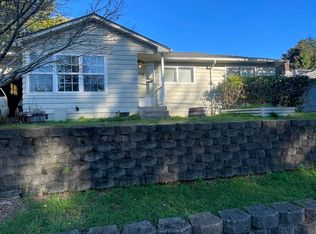 768 N 9th St, Coos Bay, OR