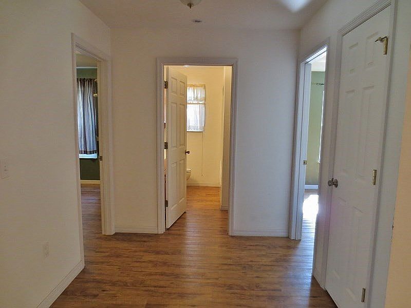 1st image of 140 SE Sears Ct
