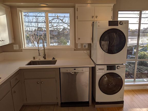 4th image of 3323 Los Prados St APT 4