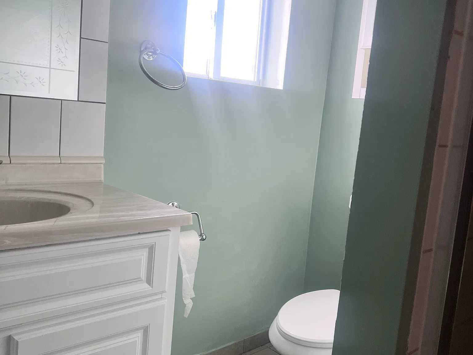 3 bed, 1.5 bath, 1319 sqft, $1,250 — Photo 2