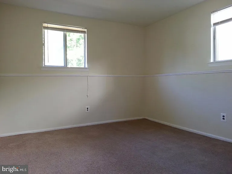 210 Ellis St — Photo 11
