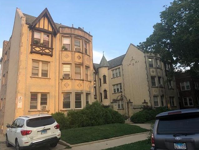 1st image of 5541 N Sawyer Ave #1C