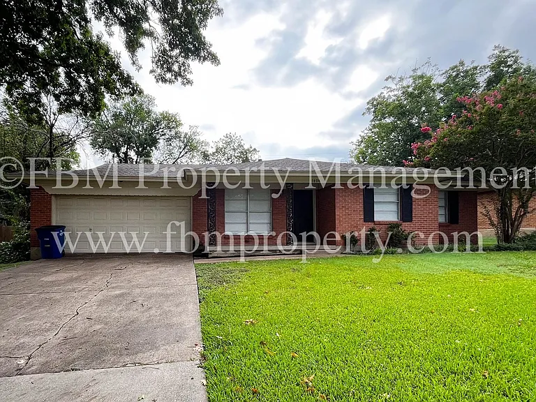 1408 Nichols St — Photo 1