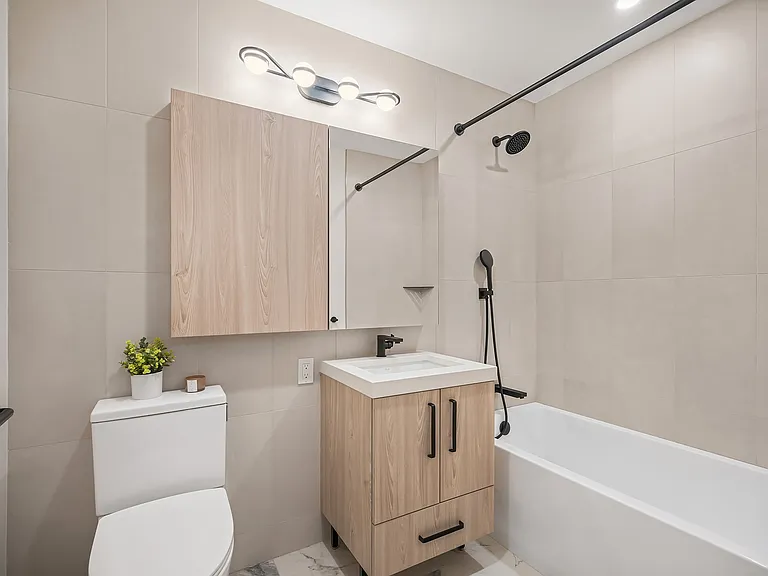 65 Dupont St #427 — Photo 7