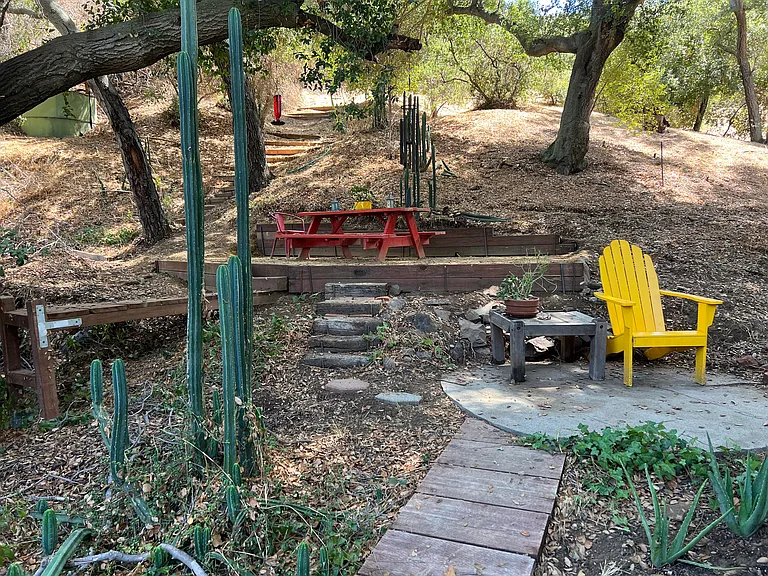 1262B N Topanga Canyon Blvd — Photo 9