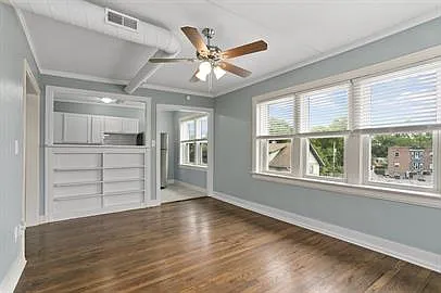 720 W 37th St — Photo 3