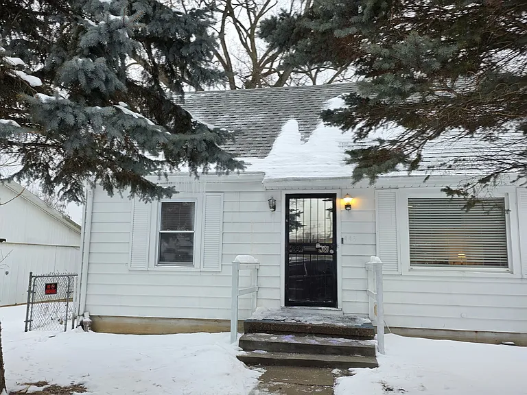 443 Agnes St — Photo 1