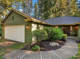 7993 NE Walden Ln, Bainbridge Island, WA 98110