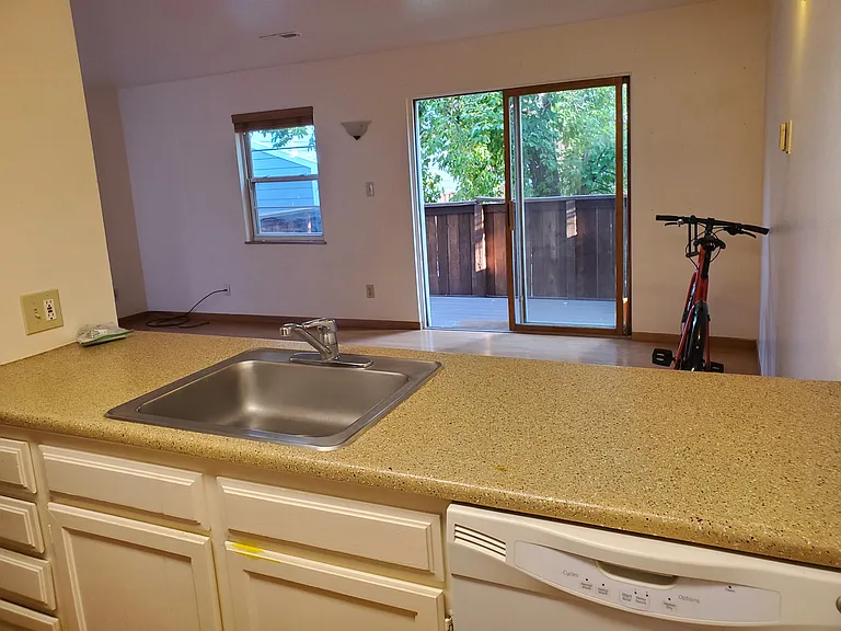1111 Maxwell Ave #221 — Photo 21