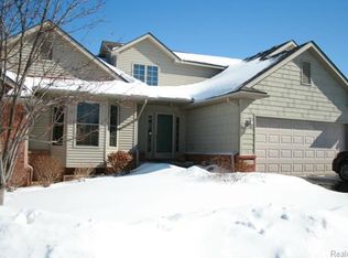 6161 Mountain Laurel Dr, Brighton, MI