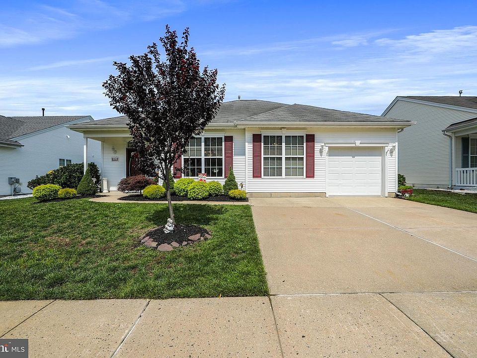 1st image of 62 Windstar Dr