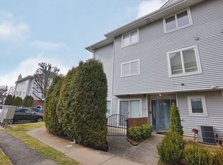 131 Commodore Dr, Staten Island, NY 10309