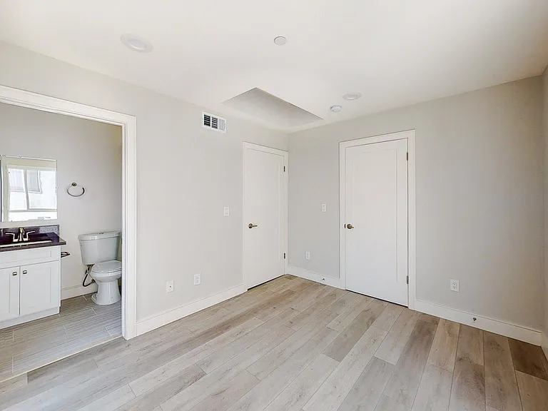 953 1/2 N Mariposa Ave #1/2 — Photo 32