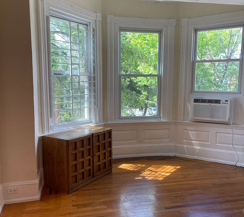 1st image of 4430 Pine St #1F