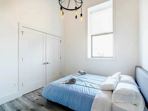 5th image of 310 Hoyt St #113