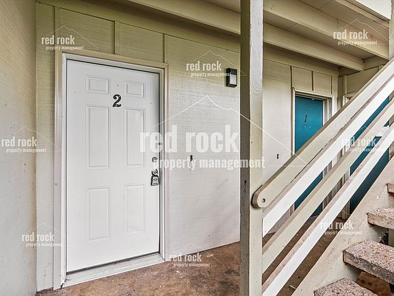 3rd image of 107 E Hattie Ave #11210580
