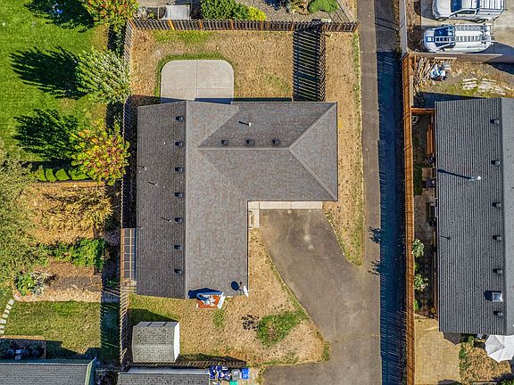 5th image of 760 SE 139th Ave