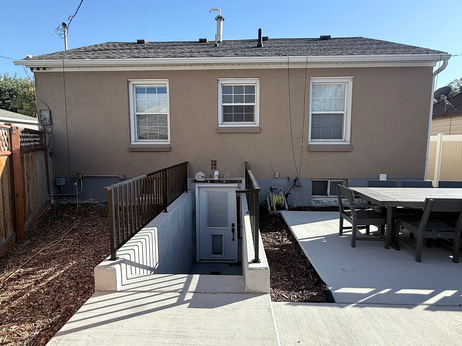 3 bed, 1602 sqft, $2,350 — Photo 2