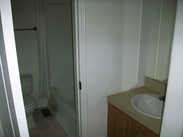1010 S 8th Ave — Photo 7