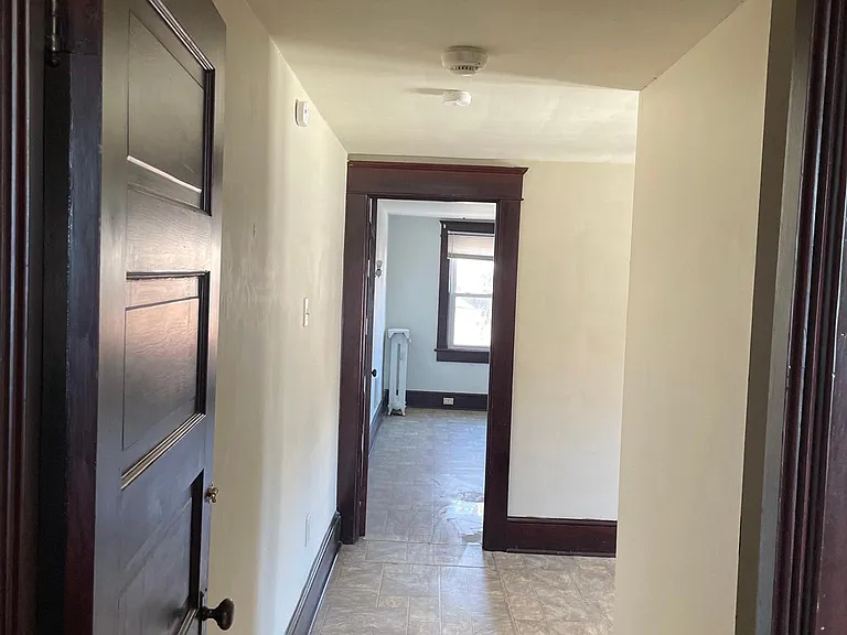 191 S Maple Ave — Photo 9