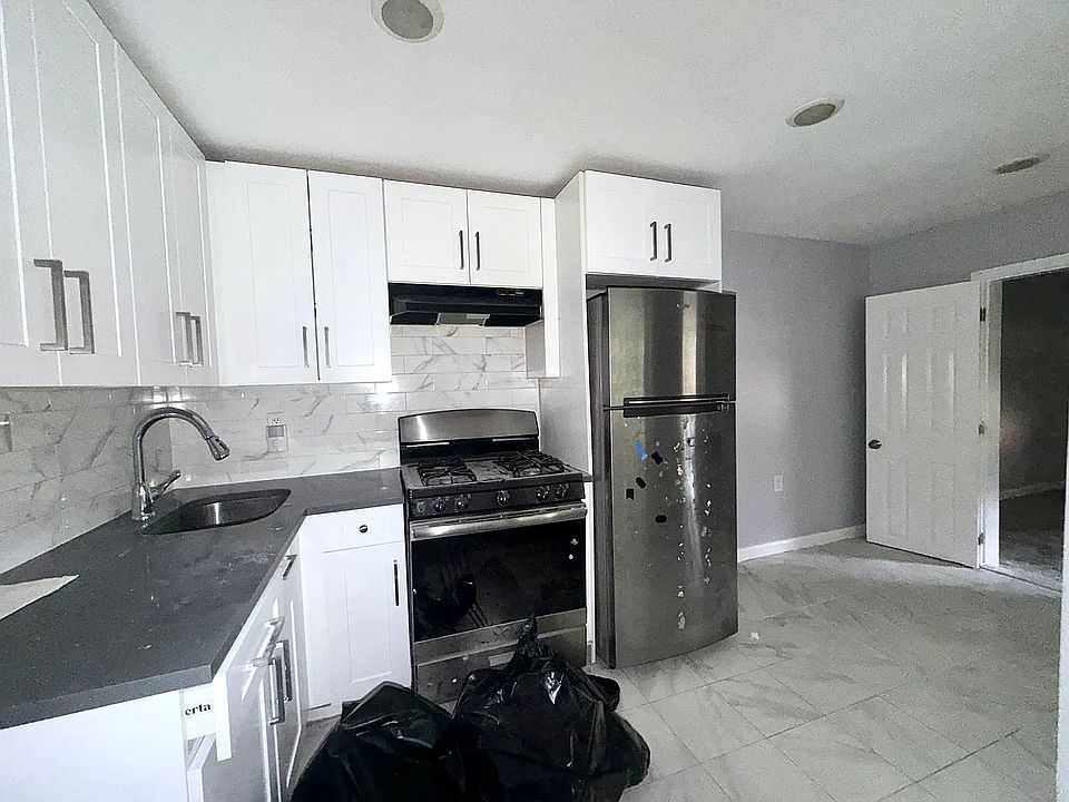 1st image of 174 Hopkins Ave #6D
