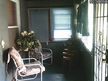 3rd image of 931 E 129th St