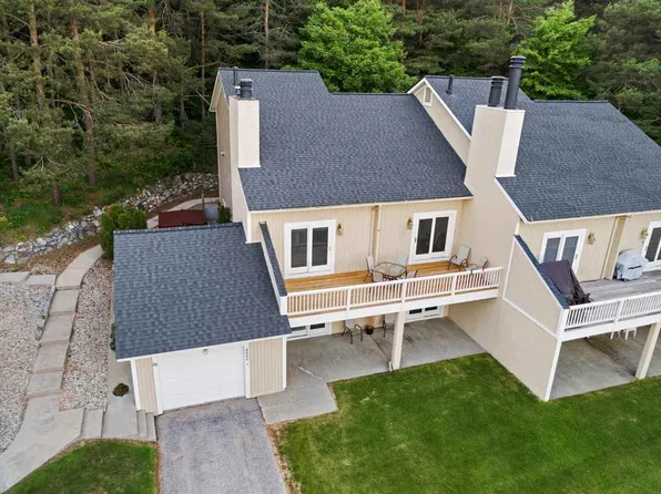 4680 Camelot Dr #23, Harbor Springs, MI 49740