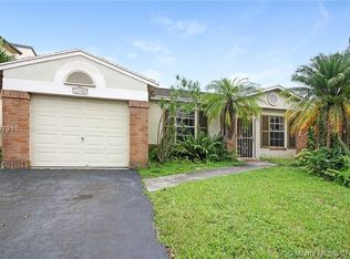 13926 Langley Pl, Fort Lauderdale, FL 33325