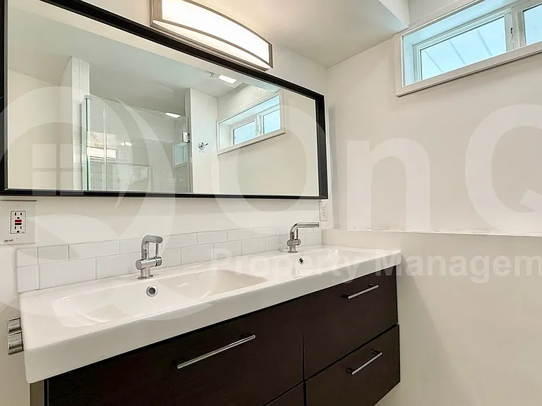 525 N Vine St — Photo 21