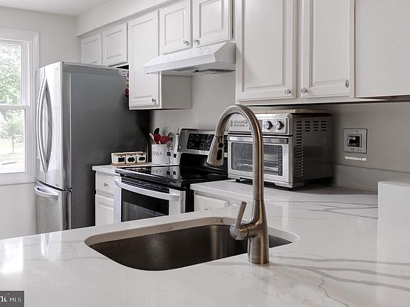 5th image of 8416 Cedar Falls Ct