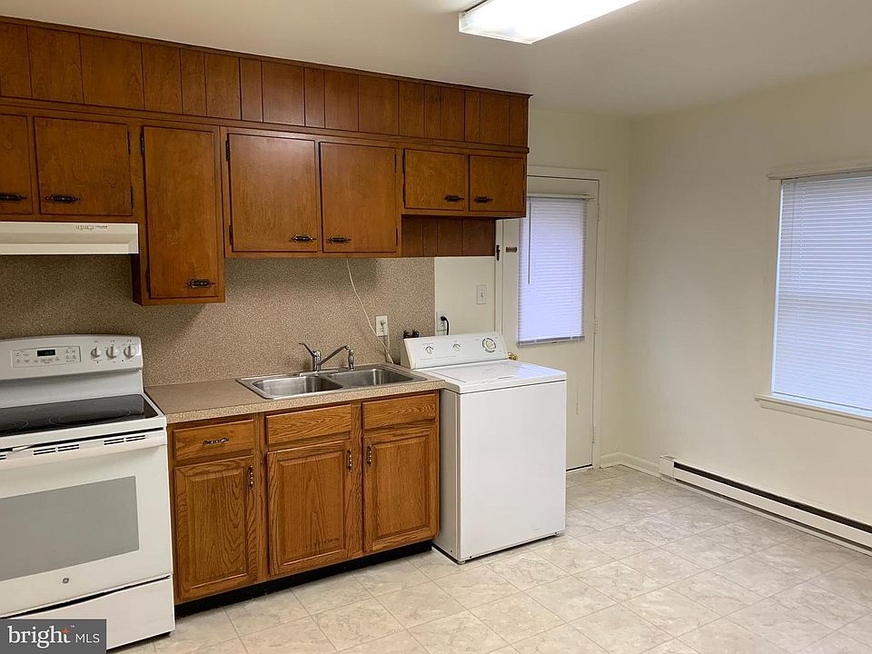 2nd image of 11 Edward Dr