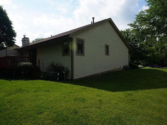 4th image of 5907 Elaine Dr