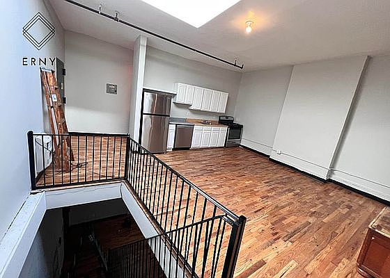 3rd image of 1131 Myrtle Ave #205