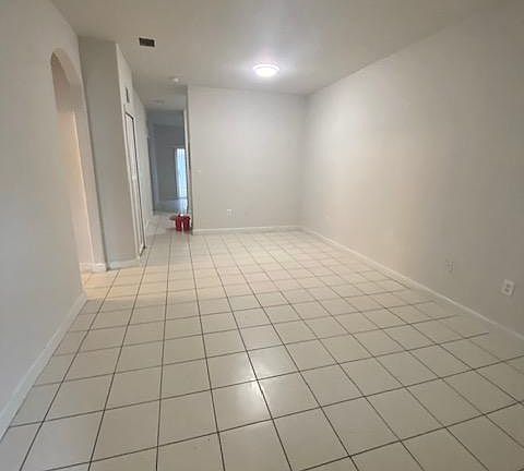 2nd image of 1660 SE 29th St Unit 105