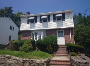 30 Goodway Rd, Jamaica Plain, MA 02130