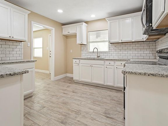 3rd image of 609 Howard Dr