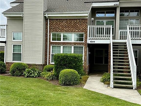 2nd image of 4044 Laurel Green Cir