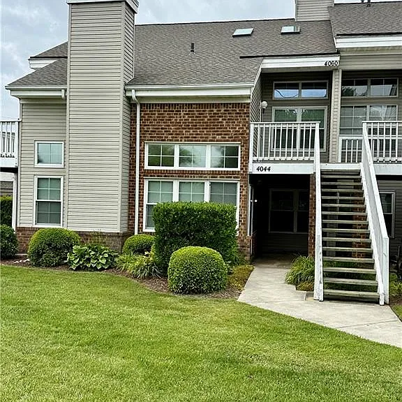 4044 Laurel Green Cir — Photo 2