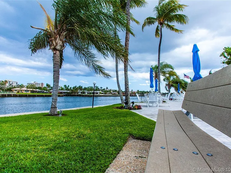 6471 Bay Club Dr #2 — Photo 26